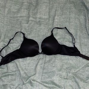 Victoria’s Secret 32A black bombshell bra